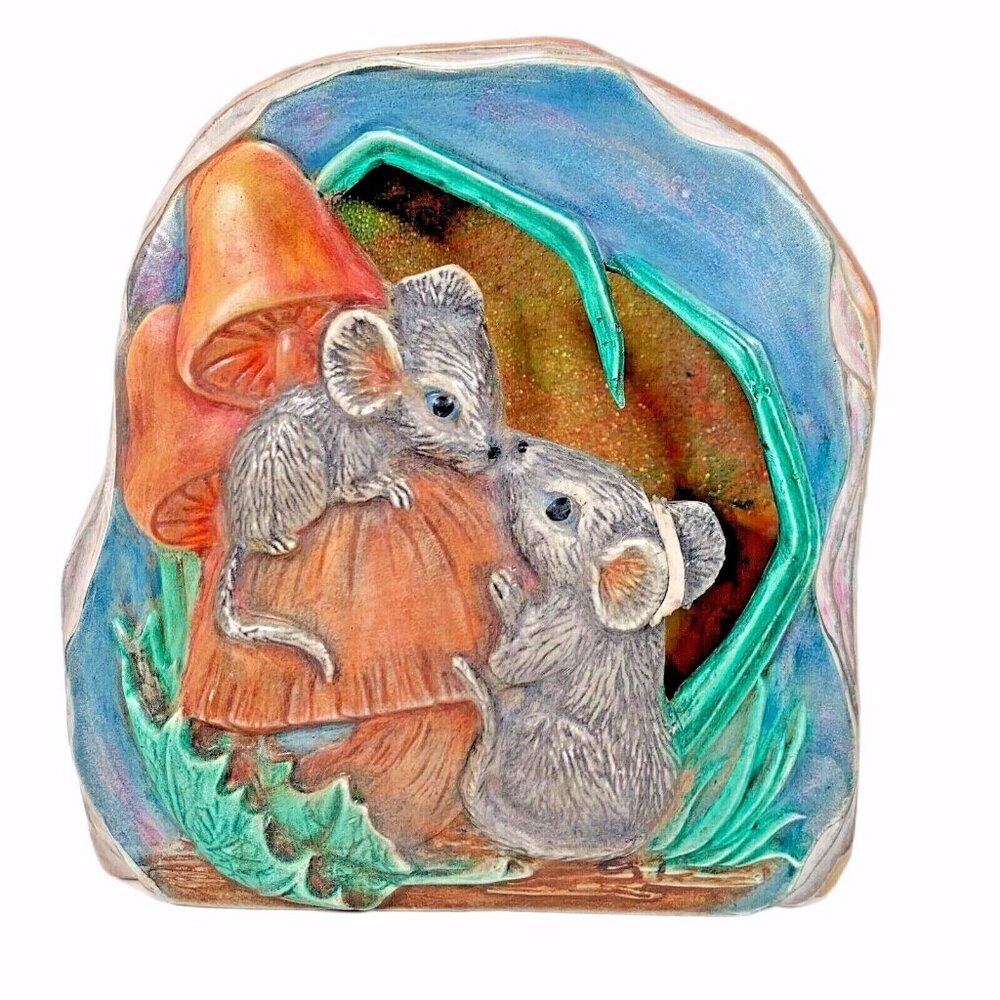 Vintage CHARMING TAILS Style Mice Decorative Figurine 2002 Mushroom Handmade